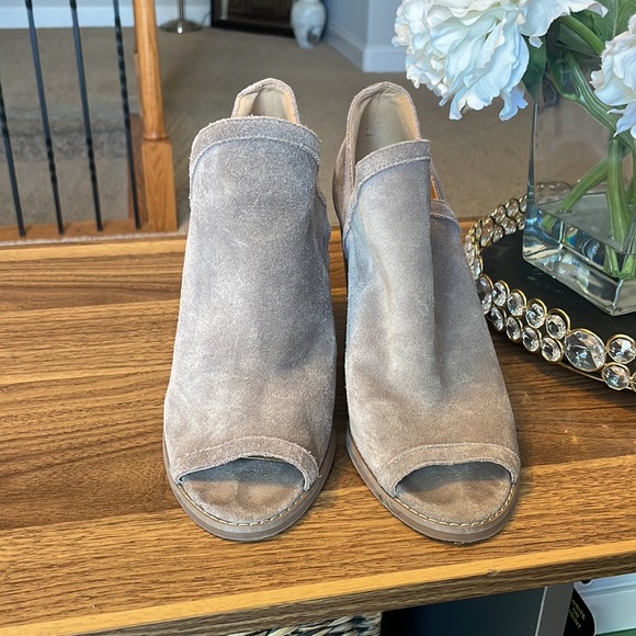 Lucky Brand booties size 9 - Picture 2 of 5